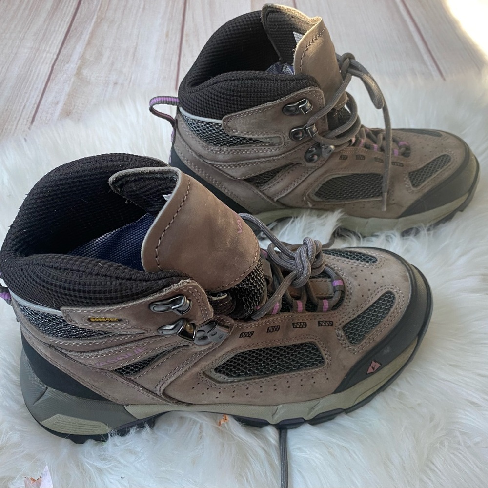 Vasque Goretex Breeze 2.0. Size 9 Wide